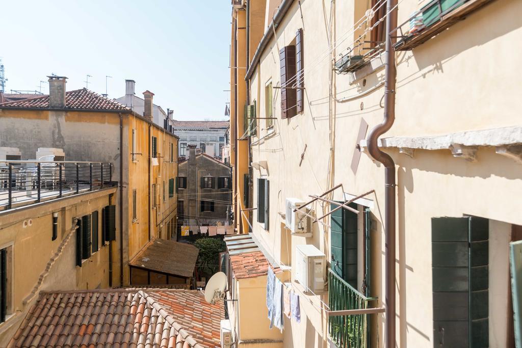 Ghetto Modern Apt For 4, Venice Appartement Buitenkant foto