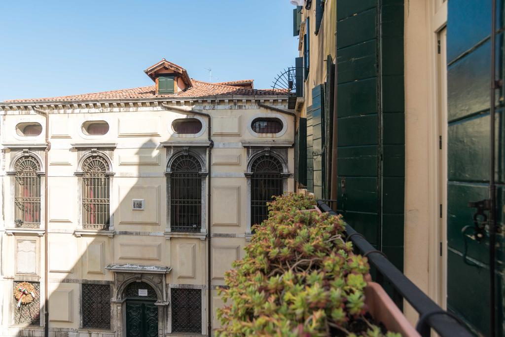Ghetto Modern Apt For 4, Venice Appartement Buitenkant foto